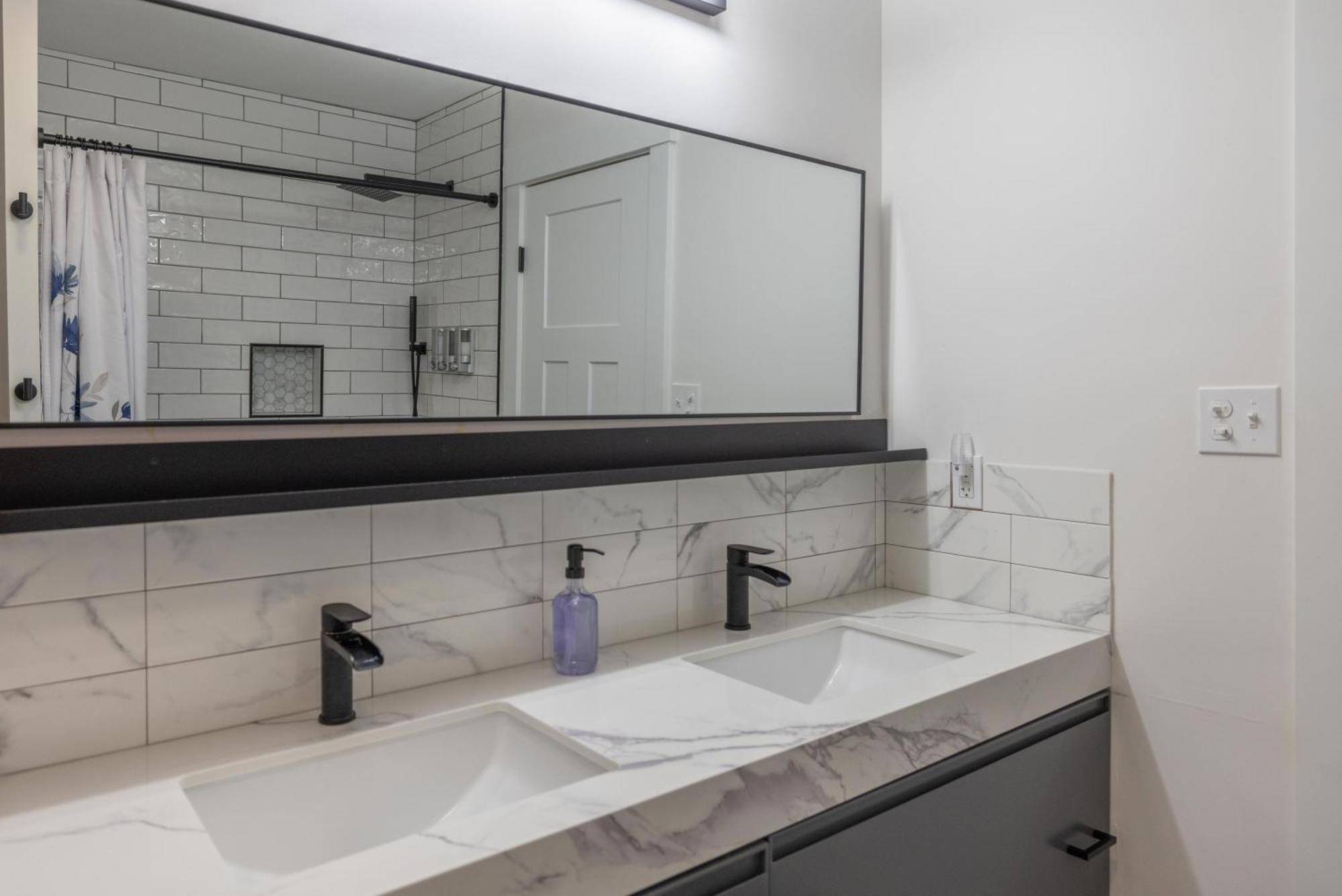 فيلا Mid-Century Modern Impeccable Remodel With Hot Tub آشفيل المظهر الخارجي الصورة