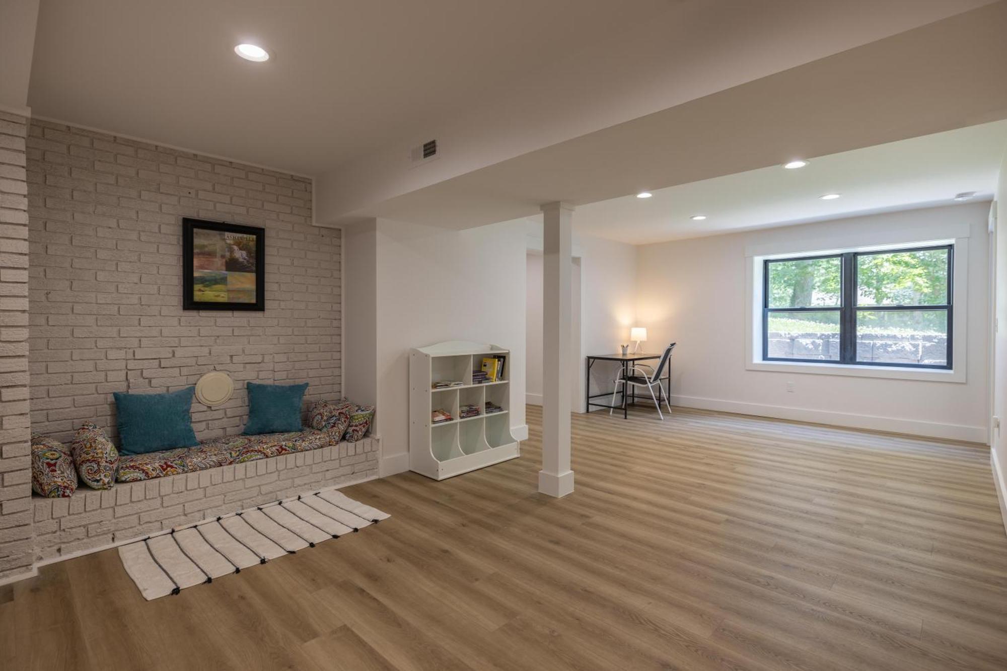 فيلا Mid-Century Modern Impeccable Remodel With Hot Tub آشفيل المظهر الخارجي الصورة